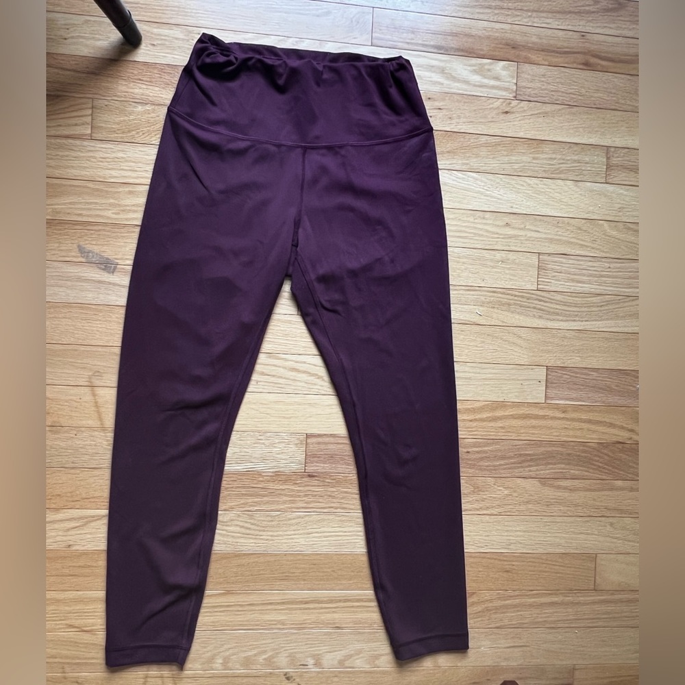 Lululemon Wunder Train size 10, 25”